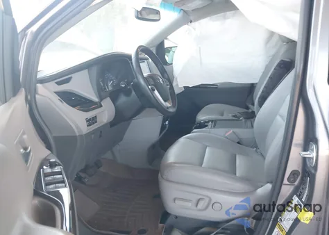 2017 Toyota Sienna Xle 8 Passenger z USA, uszkodzony, nr VIN 5TDYZ3DC7HS871601